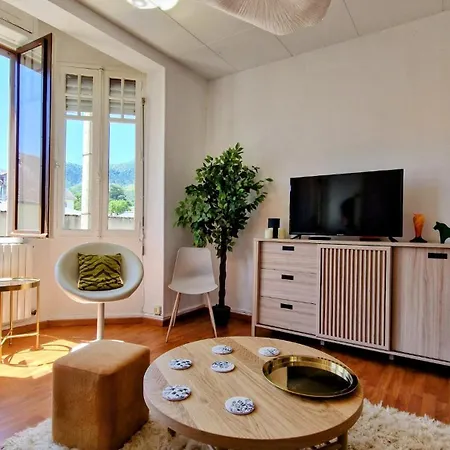 T2 Cosy Vue Montagne, Proches Adour, Thermes à 5 Min, Centre 3 Min, Appartement *