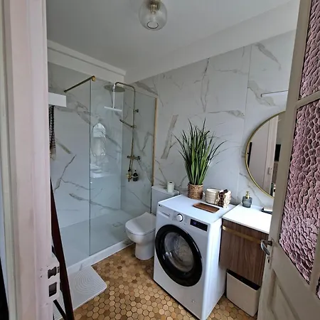 T2 Cosy Vue Montagne, Proches Adour, Thermes A 5 Min, Centre 3 Min, 1er Etage